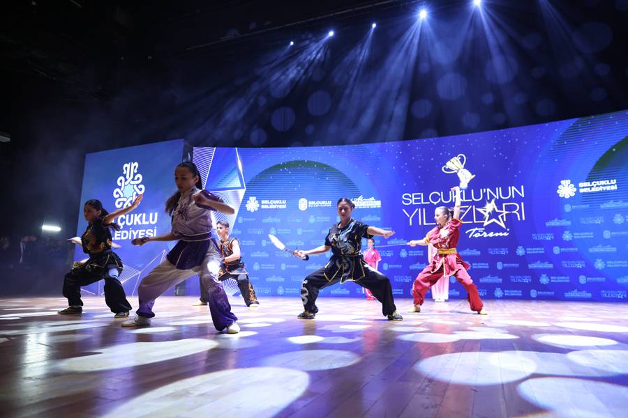 Selçuklu’nun başarısı salona sığmadı 15